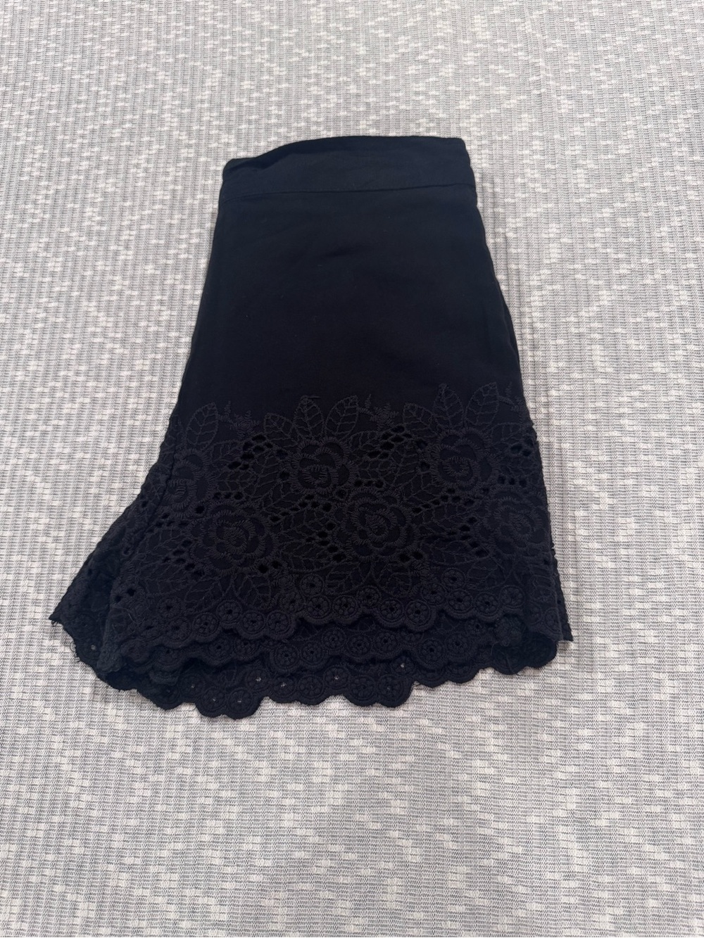 Sim & Sam Black Embroidered Eyelet Shorts Large Boho Scalloped Floral Lace Hem